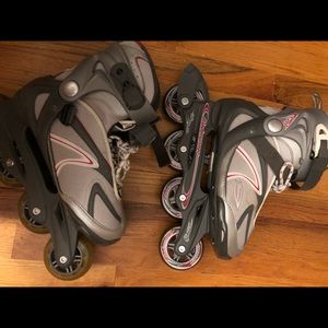 Women’s rollerblades size 8